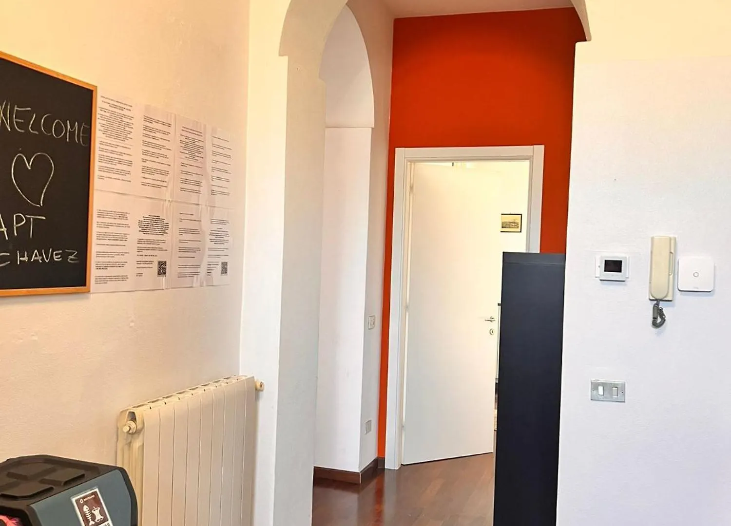 Apt Chavez Milano 0*,  İtalya